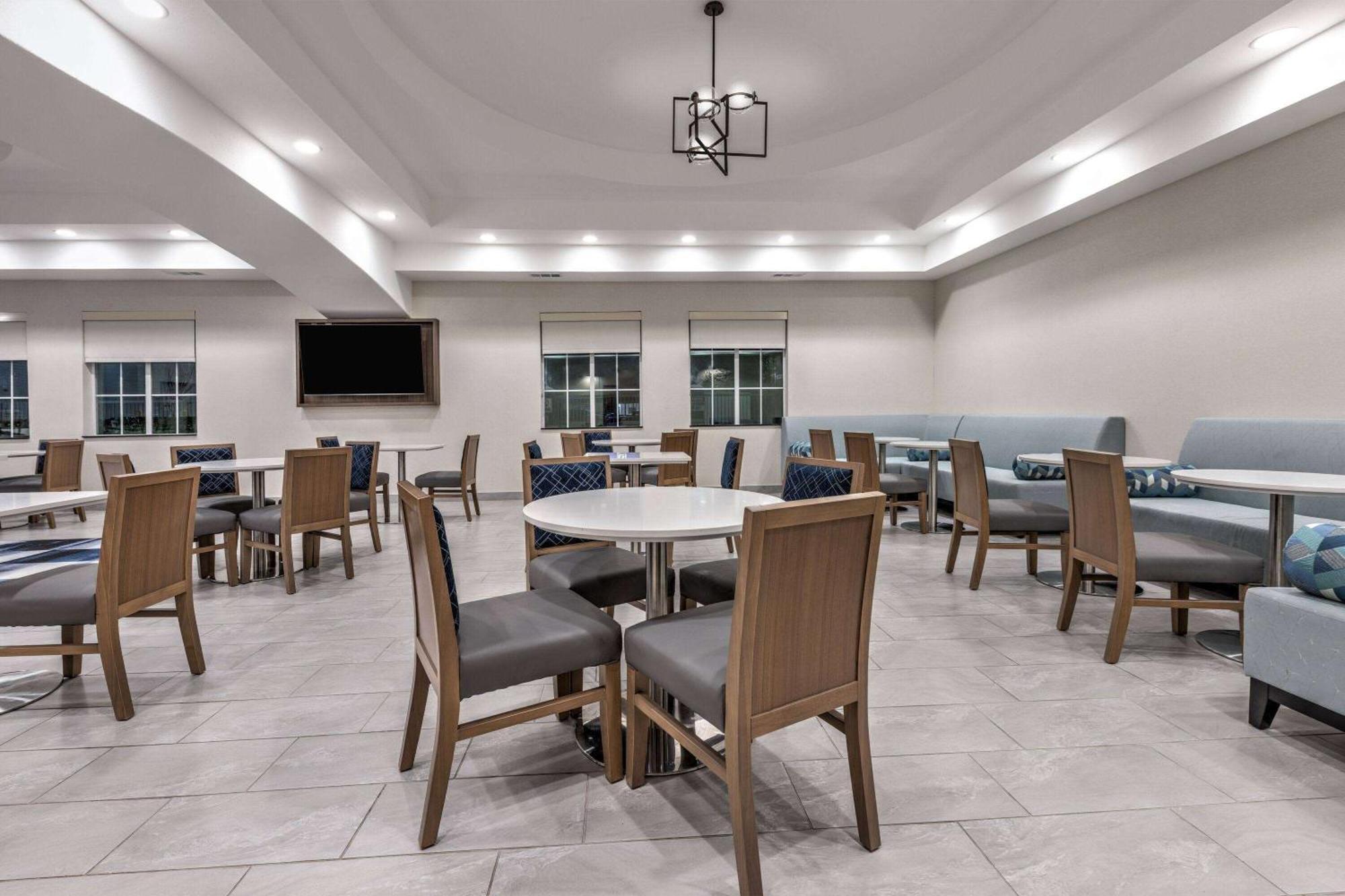 La Quinta By Wyndham Allen At The Village Экстерьер фото