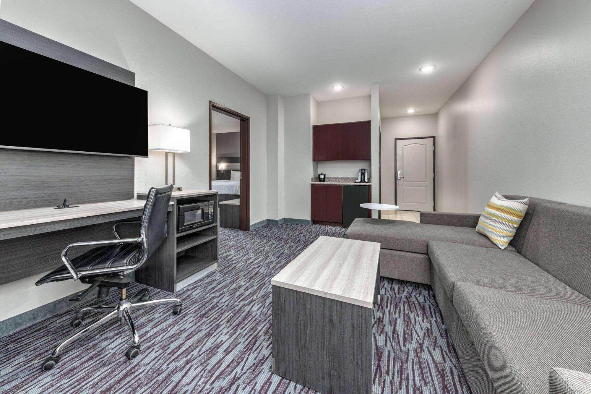 La Quinta By Wyndham Allen At The Village Экстерьер фото