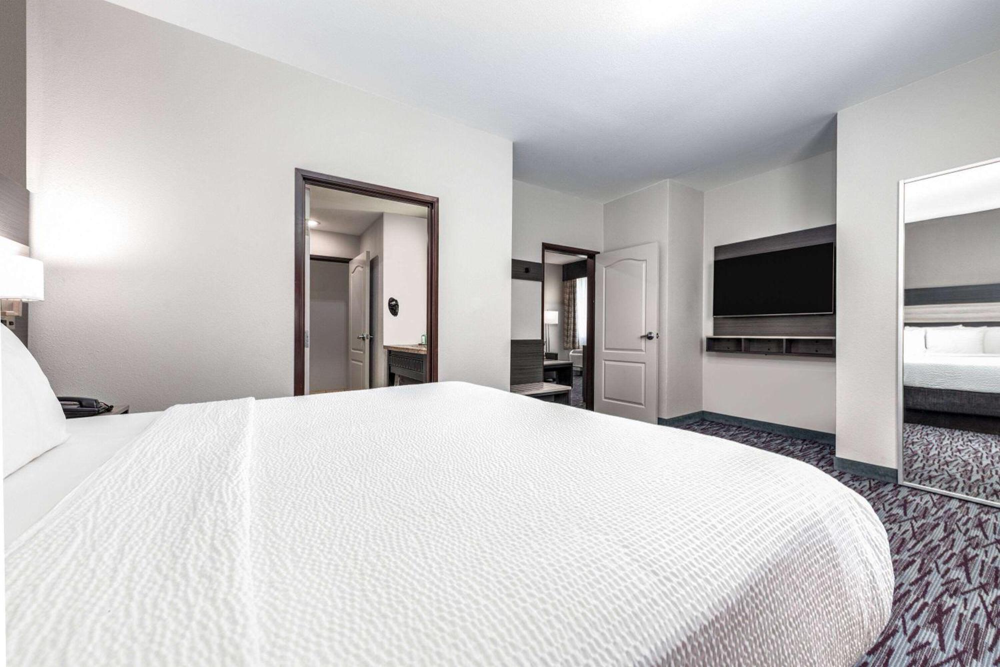 La Quinta By Wyndham Allen At The Village Экстерьер фото