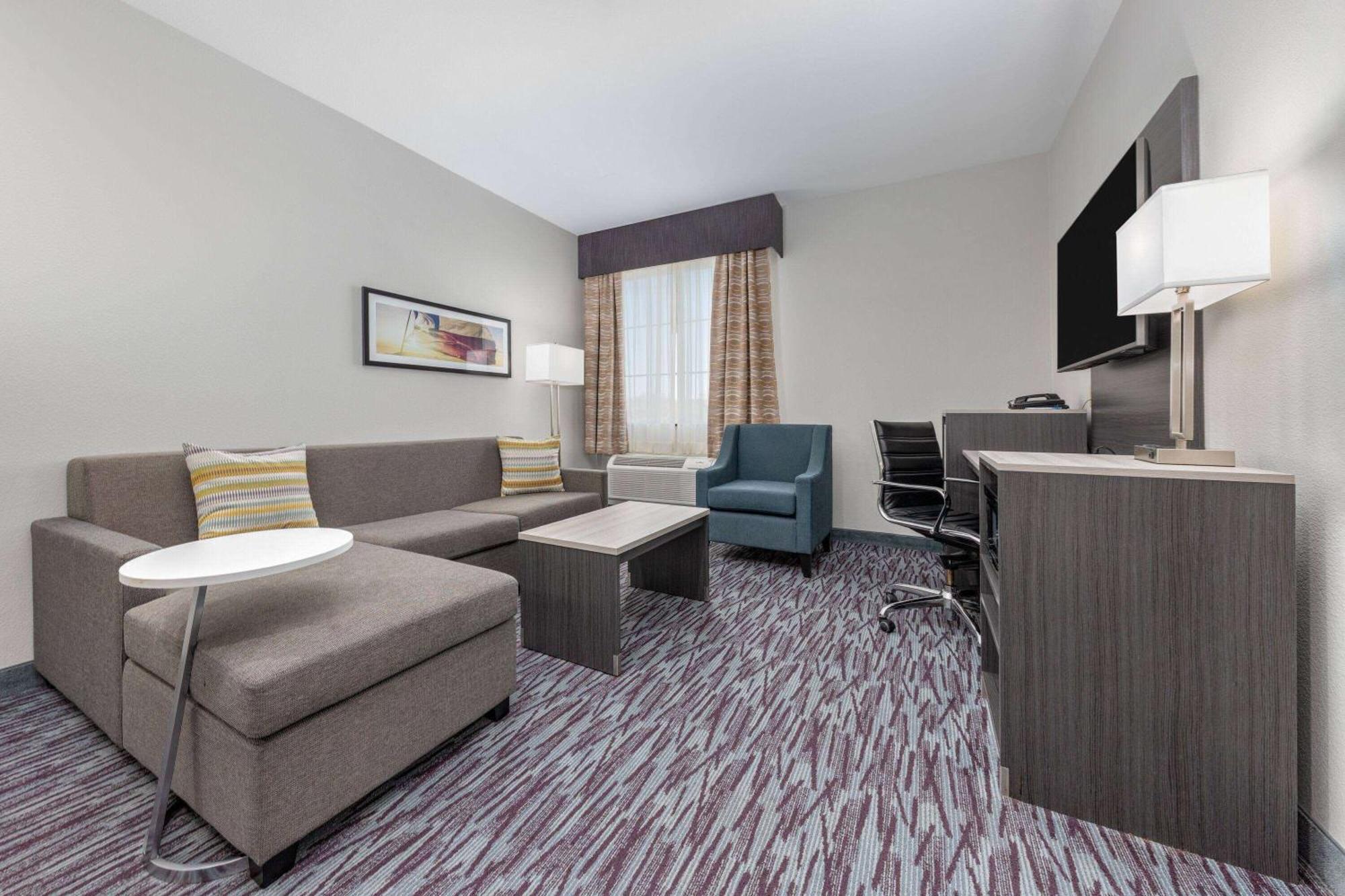 La Quinta By Wyndham Allen At The Village Экстерьер фото